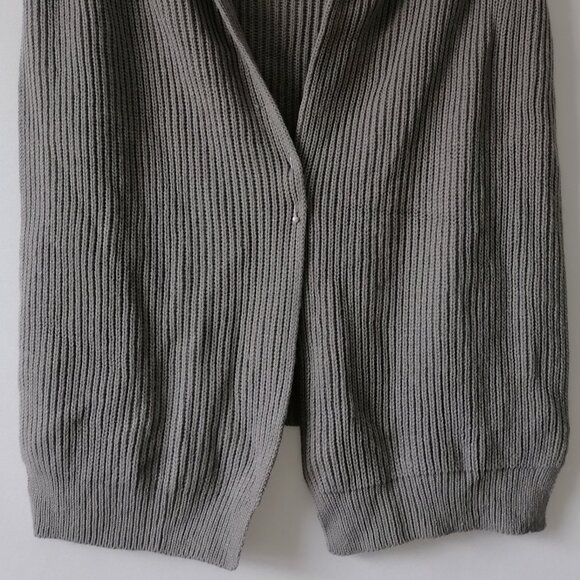NWT Do Everything In Love Womens Gray Cable Knitted Sweater Scarf One Size - Picture 3 of 9